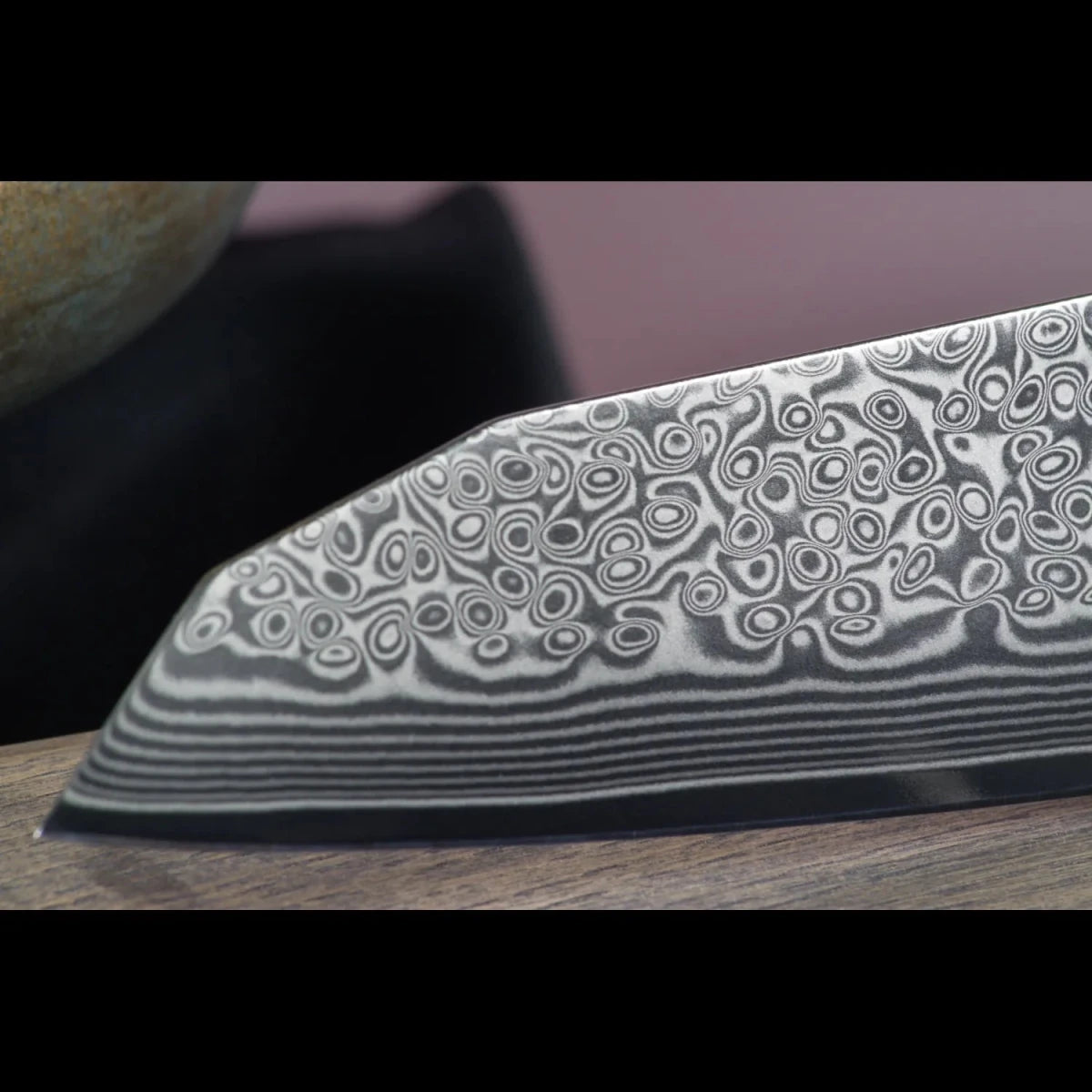 SKeld® Santoku Damastklinge mit VG10 Kernstahl und 67 Lagen Damast