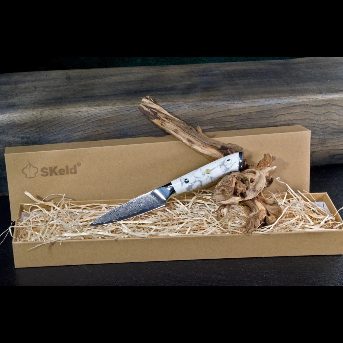 SKeld® Damast Gemüsemesser mit weißem Howlith-Mineralgriff in schwarzer Geschenkbox mit Holzwolle