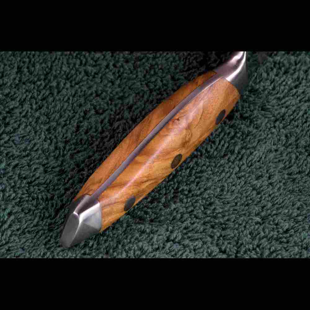 SKeld™ - Schneidemesser Messergriff aus edlem Olivenholz, nahtlos aus einem Stück Stahl 