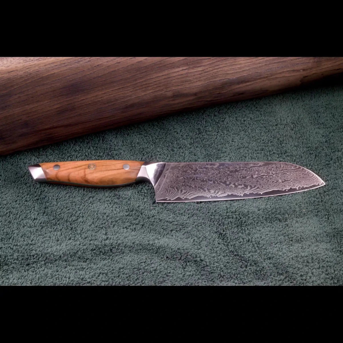 SKeld® Damast Santokumesser mit VG10 Kernstahl und Olivenholzgriff